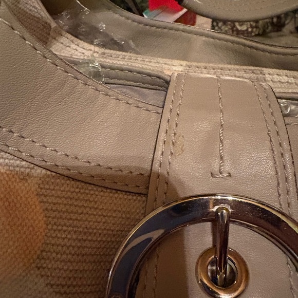 Soho Coach Gray and Cream soho bag - Picture 7 of 13